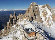 Transport of solar batteries by air delivered to Val di Fiemme refuge